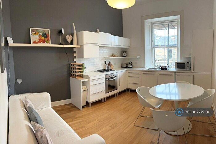 2 Bedroom Flat To Rent In Oxford Street, Edinburgh, EH8