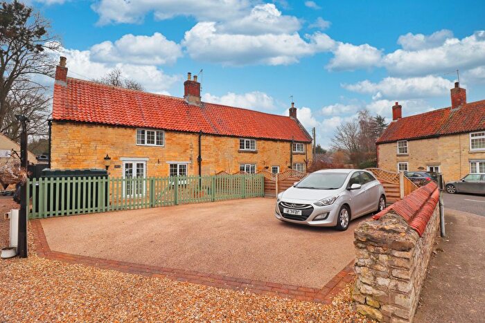 2 Bedroom Cottage For Sale In High Street, Leadenham, Lincoln, LN5
