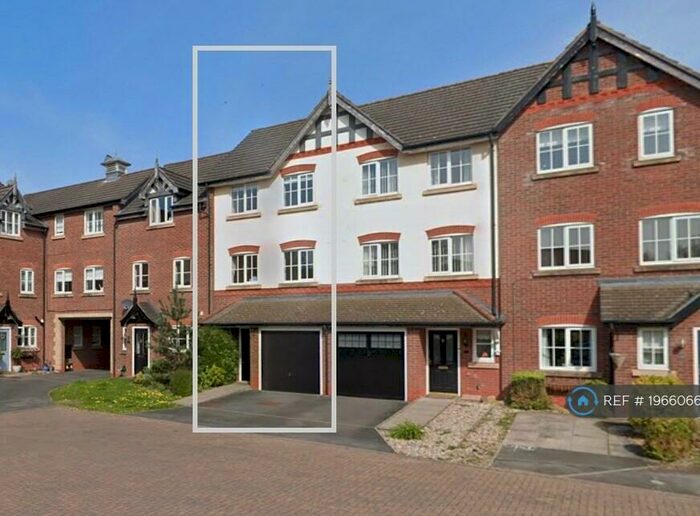 4 Bedroom Terraced House To Rent In Deane Court, Stapeley, Nantwich, CW5