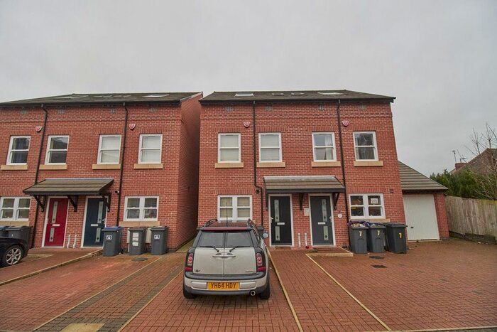 3 Bedroom Town House To Rent In Well Lane, Hinckley LE10