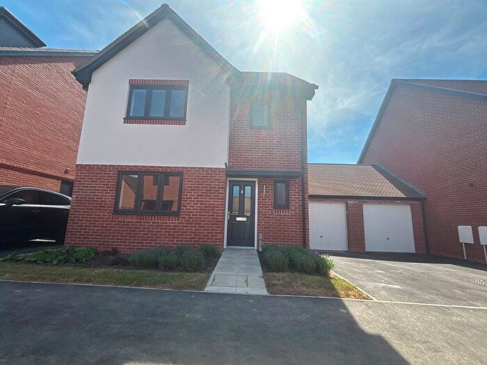 3 Bedroom Semi-Detached House To Rent In Budding Close, Whiteley, Fareham, Hampshire, PO15
