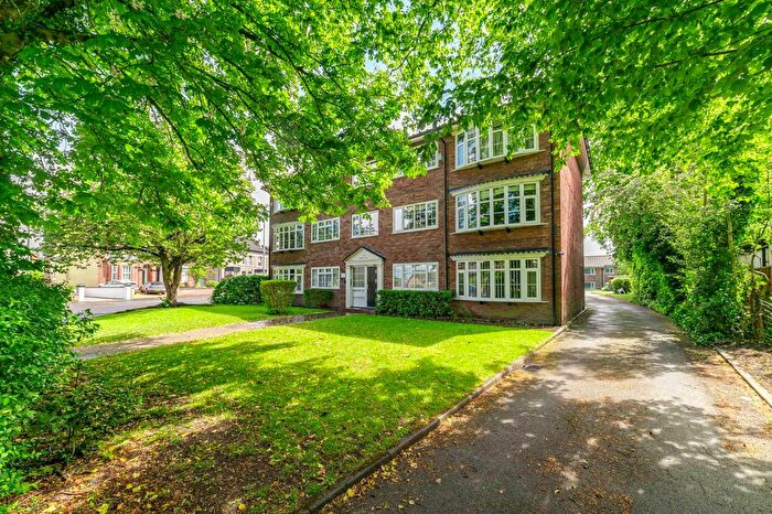 2 Bedroom Flat For Sale In Heather Court, Victoria Grove, Heaton Chapel, Stockport, SK4