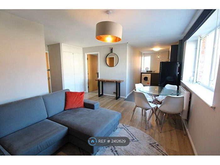 1 Bedroom Flat To Rent In Flax House, Leeds, LS10