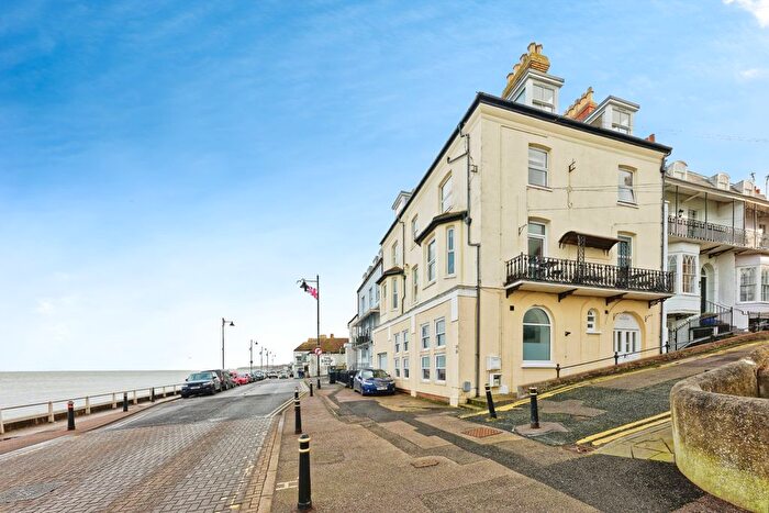 2 Bedroom Flat For Sale In Central Parade, Herne Bay, CT6