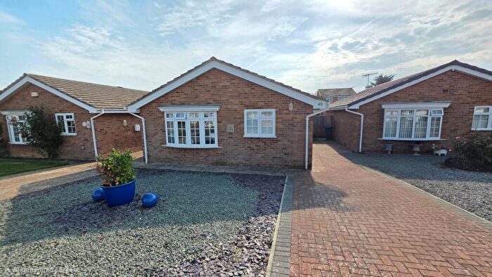 2 Bedroom Bungalow For Sale In The Cravens, Smallfield, Horley, RH6