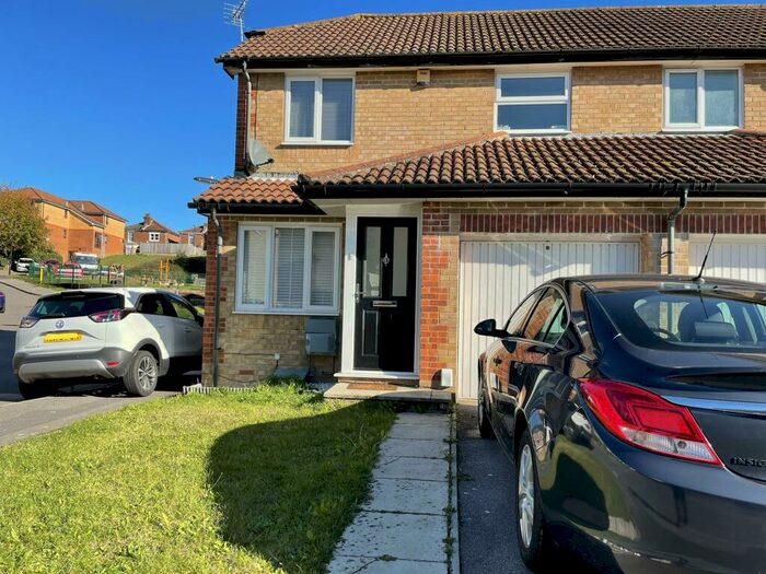 3 Bedroom House To Rent In Bracklesham Close, Southampton, SO19