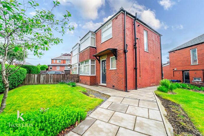 3 Bedroom Semi-Detached House For Sale In Lincoln Drive, Bury, BL9