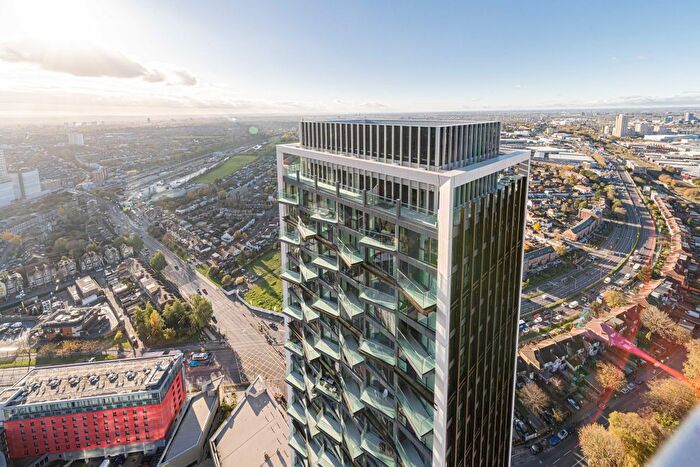 2 Bedroom Flat To Rent In Portal Way, Acton, W3