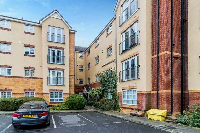 2 Bedroom Apartment To Rent In Montague Road, Manchester, M16