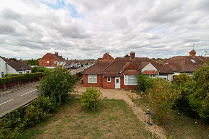 3 Bedroom Bungalow To Rent In Kettering Road, Northampton, NN3