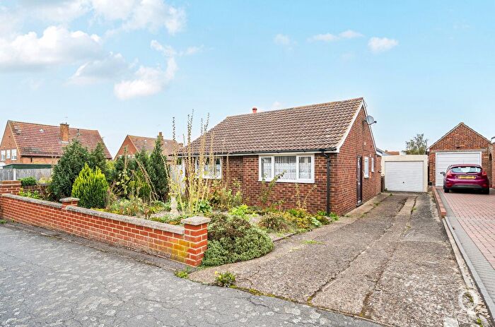 1 Bedroom Bungalow For Sale In Bradfield Avenue, Teynham, Sittingbourne, Kent, ME9