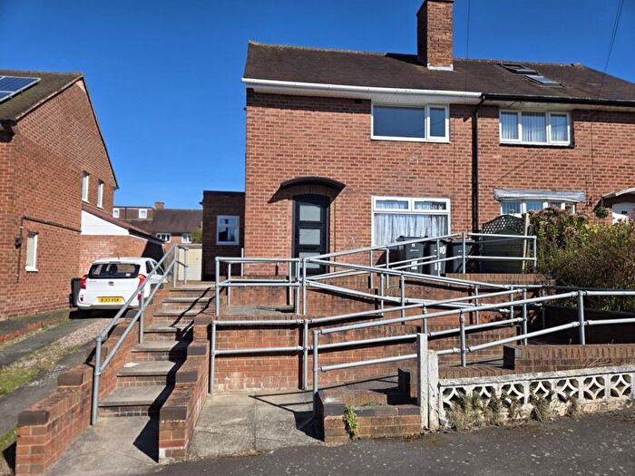 3 Bedroom Semi-Detached House To Rent In Barn Croft, Bartley Green, Birmingham, B32