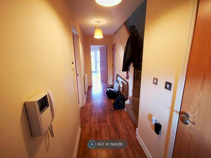 4 Bedroom Terraced House To Rent In Kempster Gardens, Salford, M7