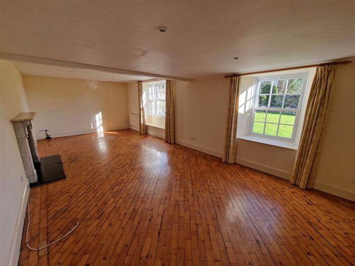 5 Bedroom Farm House To Rent In Coombe, St. Austell, PL26