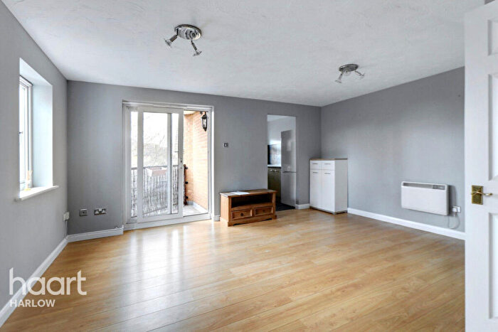 2 Bedroom Apartment To Rent In Chelsea Gardens, Harlow, CM17