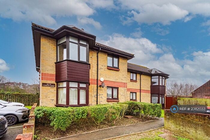 2 Bedroom Flat To Rent In Cypress Lodge, London, NW9