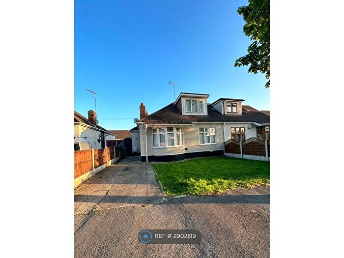 2 Bedroom Bungalow To Rent In Southwold Crescent, Benfleet, SS7