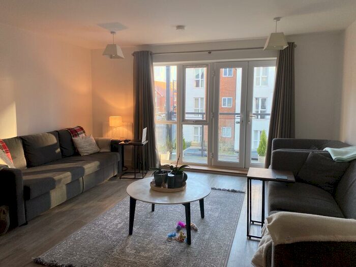 1 Bedroom Apartment To Rent In Holmbush Mews, Faygate, Horsham, RH12