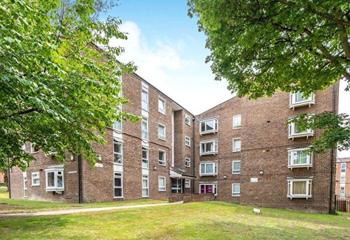 2 Bedroom Flat To Rent In Langley Park Road, Sutton, SM2