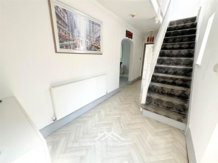 4 Bedroom Detached House For Sale In Gwellyn Avenue, Kinmel Bay, LL18