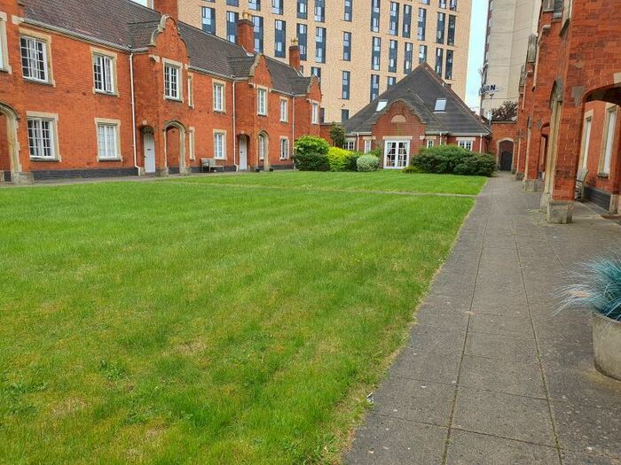 1 Bedroom Apartment To Rent In Garden Court, - Ladywood Middleway, B16