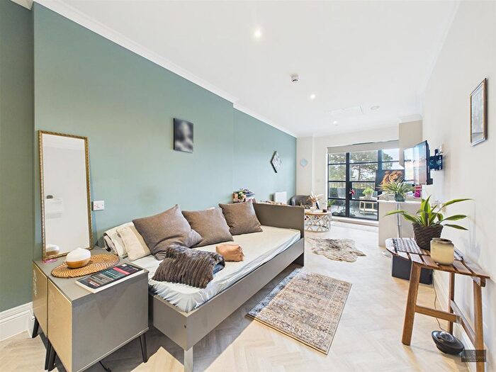 1 Bedroom Flat To Rent In Brights House, Bournemouth, BH1