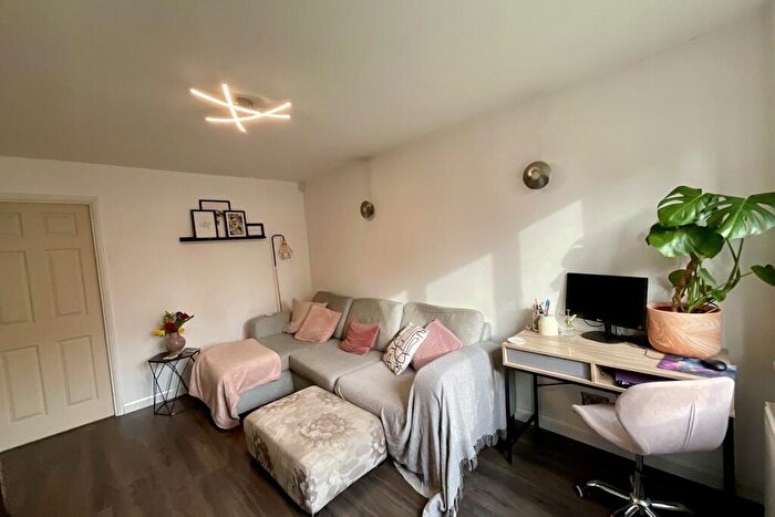 2 Bedroom Semi-Detached House For Sale In Crestwood Court, Sheffield, S5
