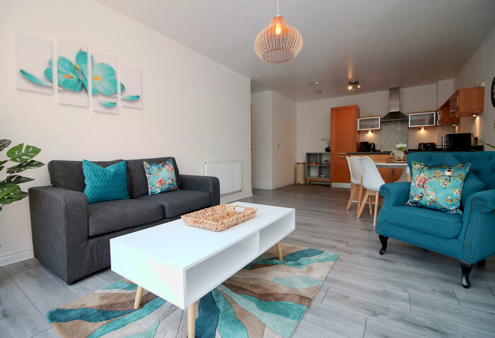 2 Bedroom Serviced Apartments To Rent In Lock Keepers Court, Blackweir Terrace, Cardiff, Caerdydd, CF10