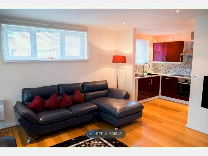 2 Bedroom Flat To Rent In Warren Close, Cambridge, CB2