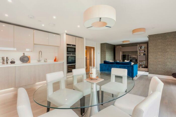 2 Bedroom Apartment To Rent In Bridgewater Terrace Windsor, SL4