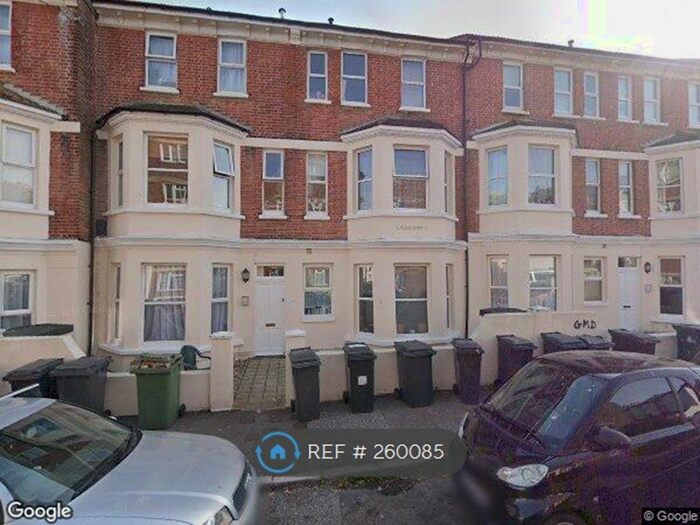 2 Bedroom Flat To Rent In Saxon Court, Eastbourne, BN22