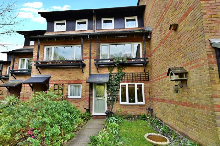 3 Bedroom Town House For Sale In Curran Close, Uxbridge, UB8