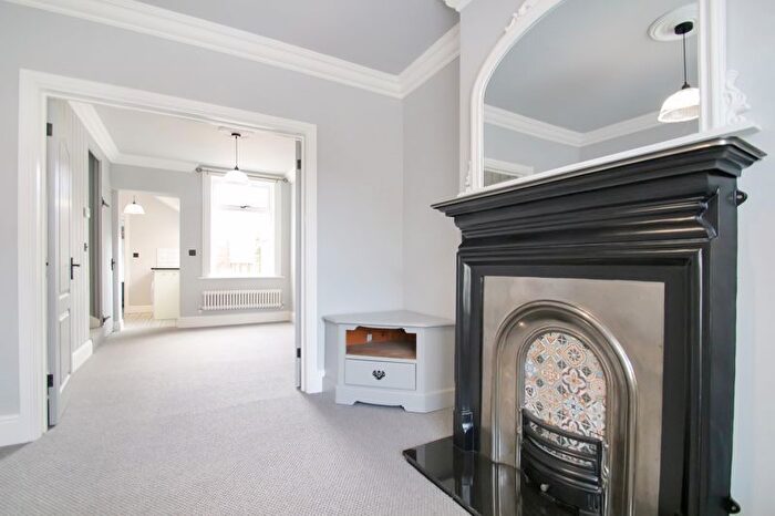 2 Bedroom Terraced House To Rent In Cambridge Street, Rugby, CV21
