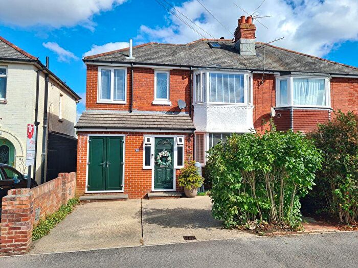4 Bedroom Semi-Detached House For Sale In Stanton Road, Regents Park, SO15