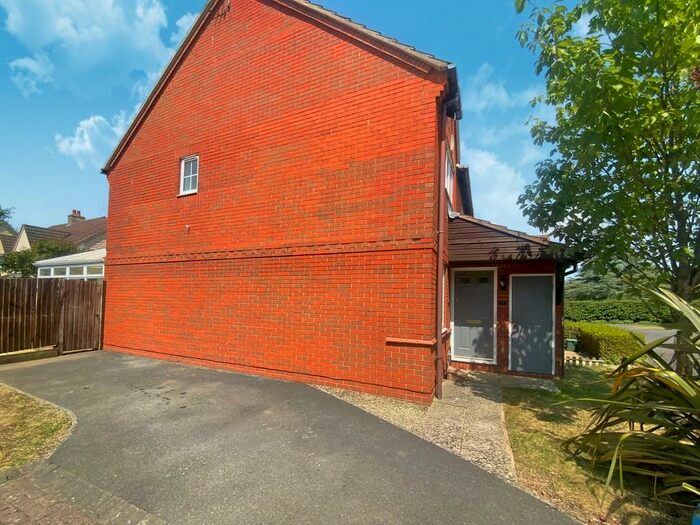 2 Bedroom Detached House To Rent In Cherry Blossom Close, GL52