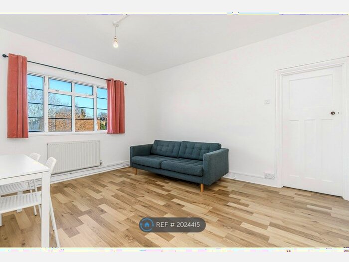 2 Bedroom Flat To Rent In Dover Court, London, SE10