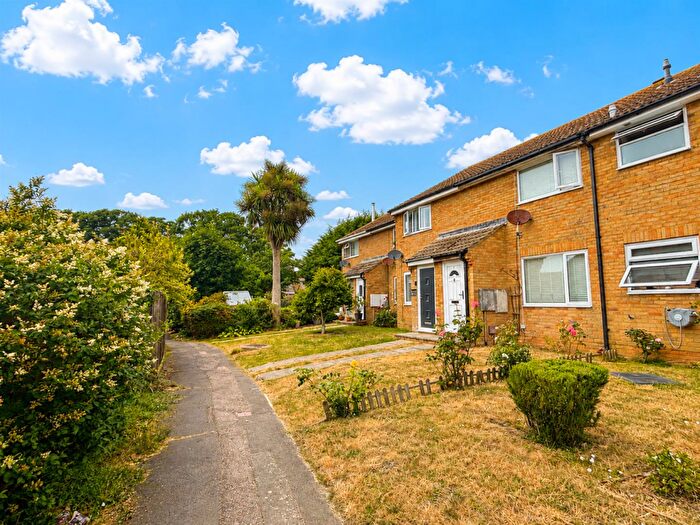 2 Bedroom Terraced House For Sale In Tollgate, Peacehaven, BN10