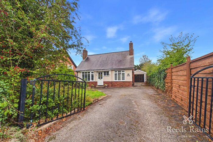 2 Bedroom Bungalow For Sale In The Green, Hasland, Chesterfield, Derbyshire, S41