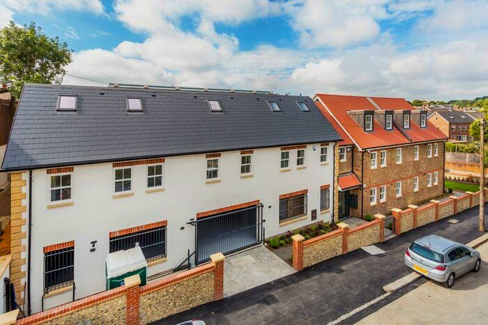 2 Bedroom Apartment To Rent In Albion Road, Reigate, RH2