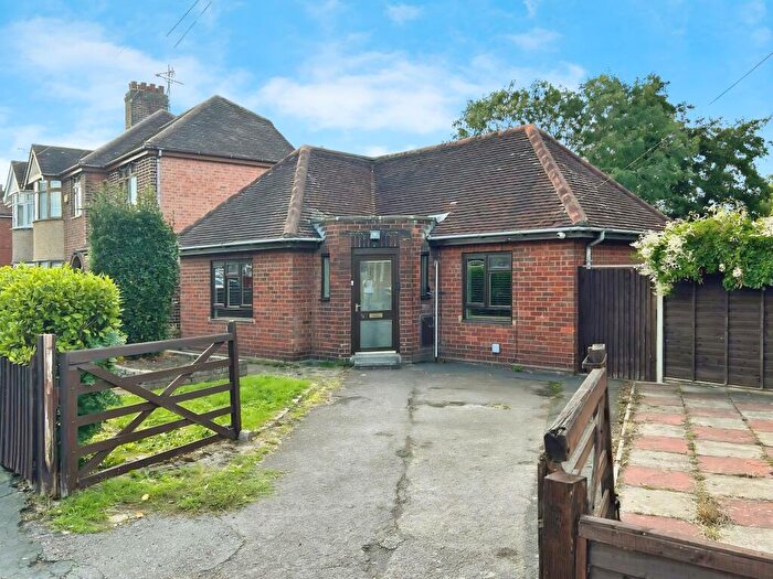 2 Bedroom Bungalow For Sale In Cromwell Road, Hillmorton, Rugby, West Sussex, CV22