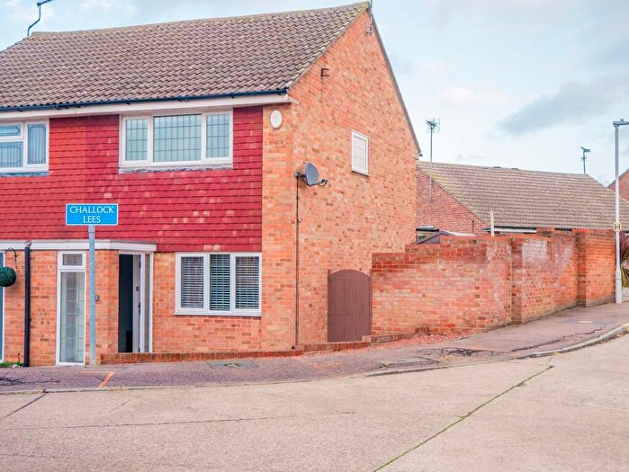 2 Bedroom Semi Detached House For Sale In Challock Lees, Basildon, SS13