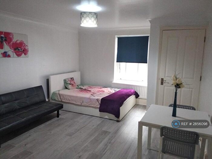 Studio To Rent In Vachel Road, Reading, RG1