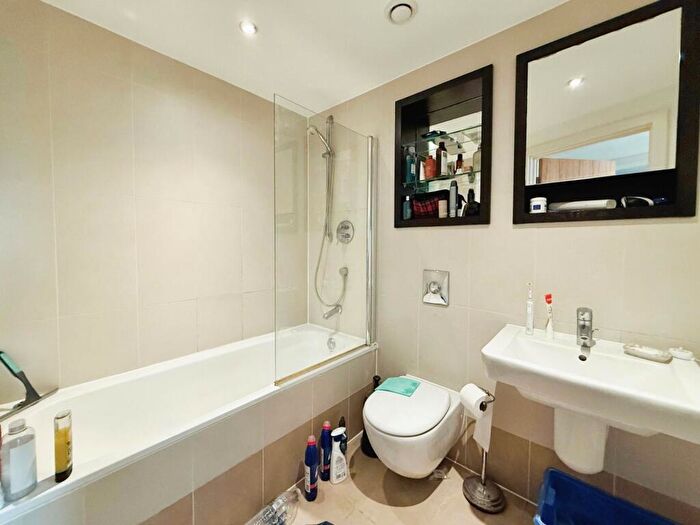 1 Bedroom Flat To Rent In Clarence House, The Boulevard, Leeds, West Yorkshire, LS10