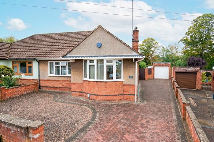 2 Bedroom Semi-Detached Bungalow For Sale In The Headlands, Wellingborough, NN8