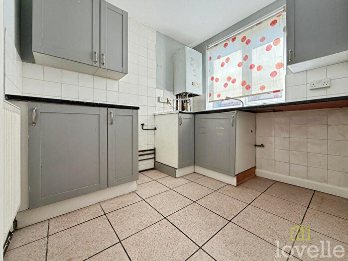 2 Bedroom Flat To Rent In Church Street, Gainsborough, DN21