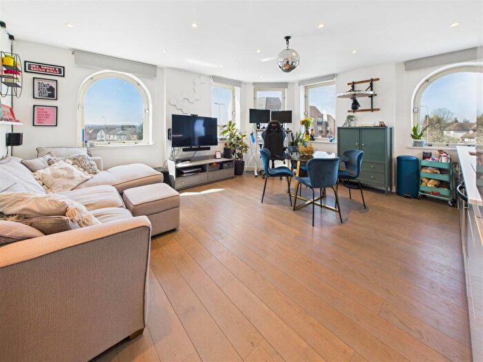 1 Bedroom Apartment For Sale In Hodgson House, Chelmsford, CM1