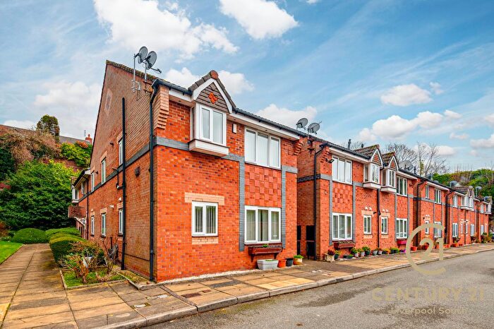 2 Bedroom Flat For Sale In Stonemasons Court, Clay Cross Road, L25
