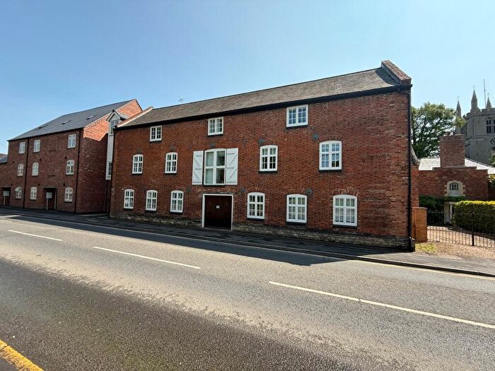 2 Bedroom Apartment For Sale In South Street, Bourne, PE10