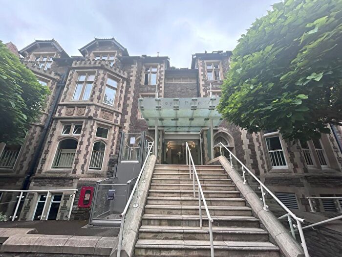 2 Bedroom Apartment To Rent In Flat, Royal Parade, - Elmdale Road, Tyndalls Park, Bristol, BS8