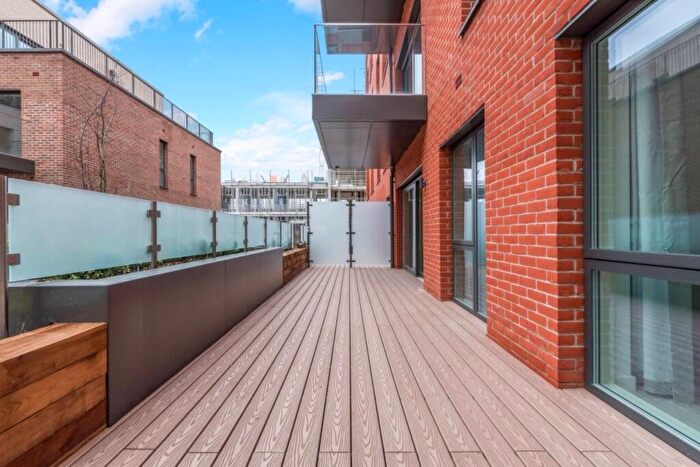 2 Bedroom Flat To Rent In Colindale, London, NW9